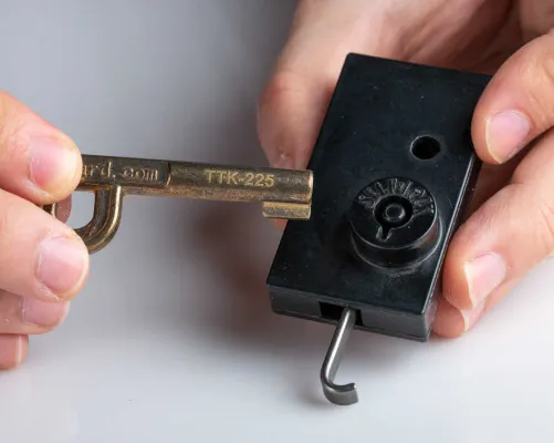 Jonard Tools - TTK-225 - P Key For Self Lock Pedestal Lock