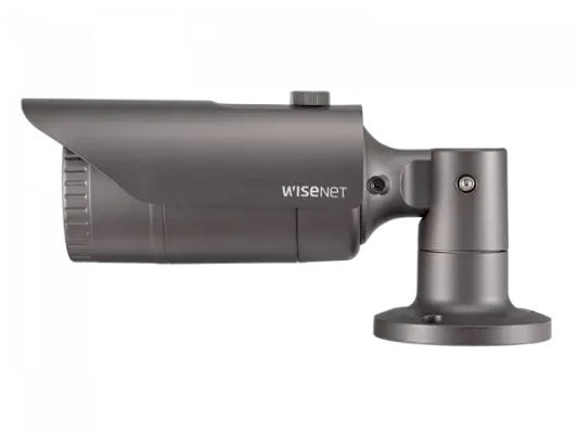 Hanwha - QNO-7022R - Wisenet Q network outdoor vandal bullet camera, 4MP @30fps, 4mm fixed focal lens (78°), triple codec H.265/H.264/MJPEG with Wisestream II, 120dB WDR, IR LEDs range 82', motion detection, tampering, defocus detection, hallway View