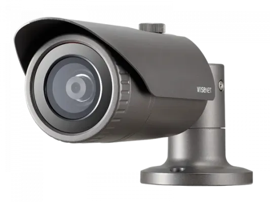 Hanwha - QNO-7032R - Wisenet Q network outdoor vandal bullet camera, 4MP @30fps, 6mm fixed focal lens (49°), triple codec H.265/H.264/MJPEG with Wisestream II, 120dB WDR, IR LEDs range 98', motion detection, tampering, defocus detection, hallway View